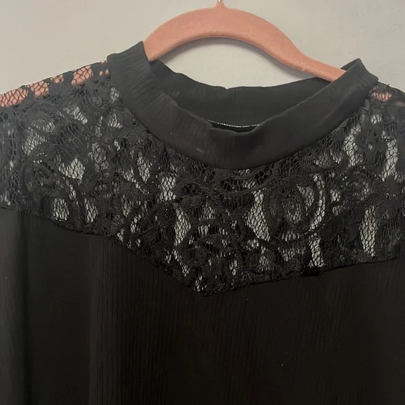 Lace Shoulder Top - Picture 2 of 5